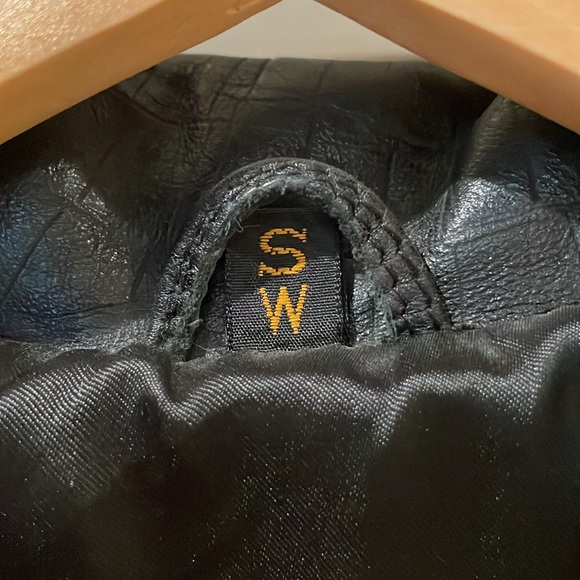 Women’s Harley Davidson Leather Jacket- Small - Picture 3 of 4